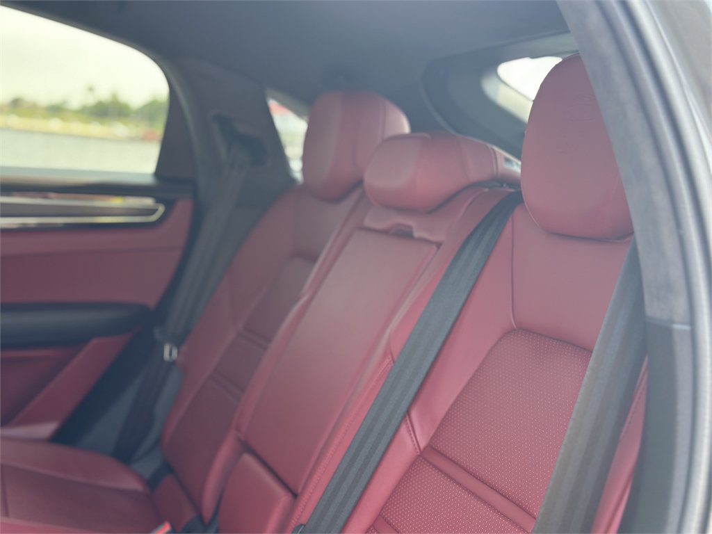 Used 2022 Porsche Cayenne GTS AWD/4WD image 21