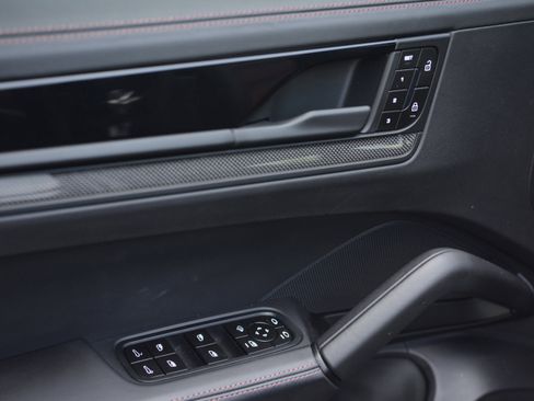 Certified 2024 Porsche Cayenne Turbo GT AWD/4WD image 14