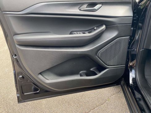 New 2025 Jeep Grand Cherokee Laredo X image 13