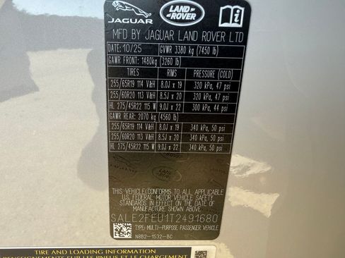 Used 2026 Land Rover Defender 130 X-Dynamic SE AWD/4WD image 34