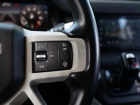 Used 2020 Land Rover Defender 110 First Edition image 33