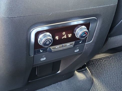 Used 2024 GMC Yukon Denali image 22