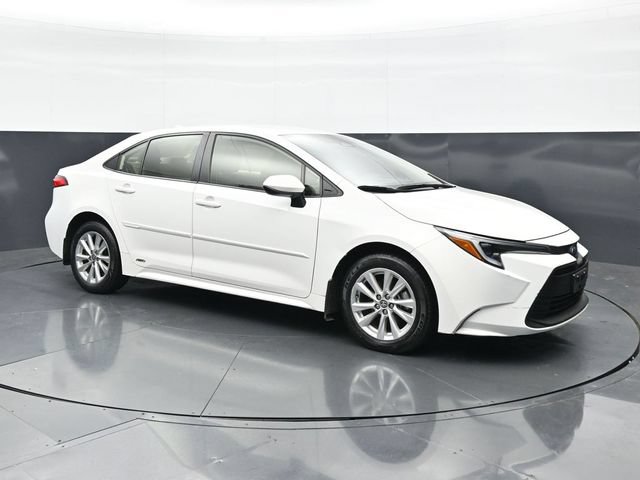 Used 2024 Toyota Corolla LE w/ LE Convenience Package AWD/4WD image 3