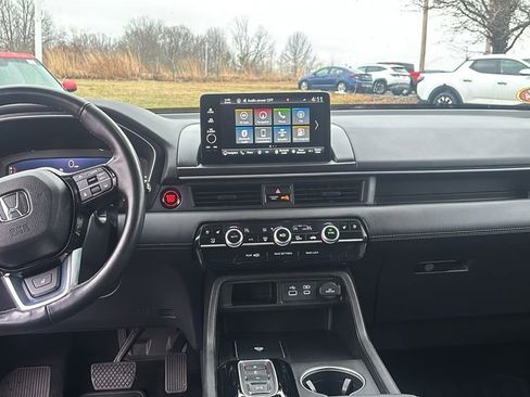 Certified 2024 Honda Pilot Elite image 12