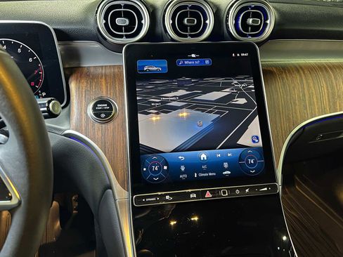 Certified 2025 Mercedes-Benz GLC 300 4MATIC image 31