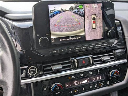 Used 2022 Nissan Pathfinder SL w/ SL Premium Package image 15