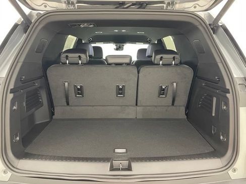 New 2026 Chevrolet Traverse LT w/ Driver Confidence Package AWD/4WD image 12