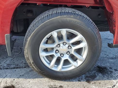 Used 2022 Chevrolet Silverado 1500 LT w/ Leather Package image 5