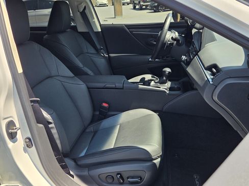 Used 2025 Lexus ES 350 w/ Accessory Package (Z2) FWD image 19