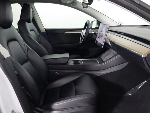 Used 2023 Tesla Model Y 2WD image 16