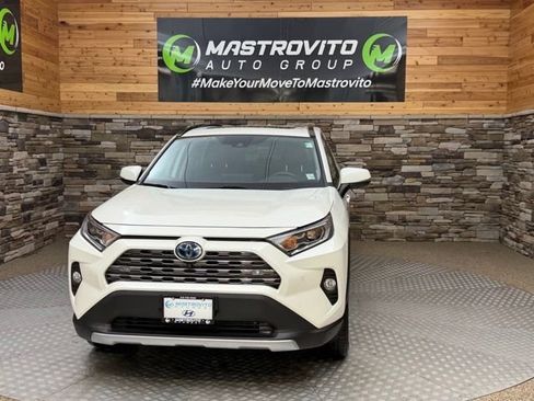 Used 2019 Toyota RAV4 Limited AWD/4WD image 3