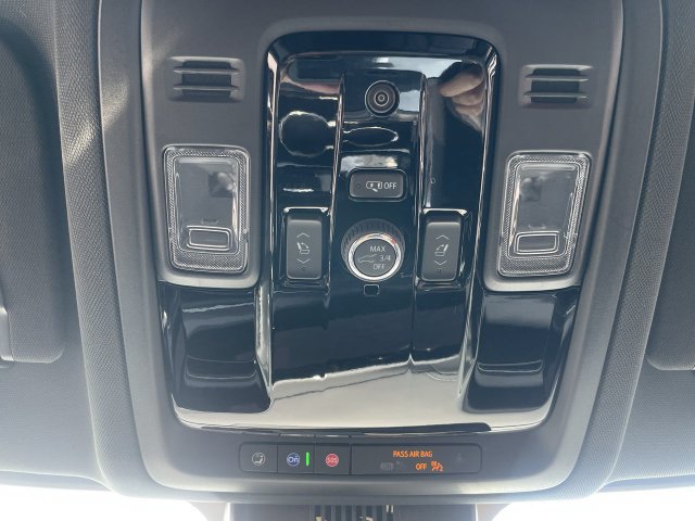 Certified 2026 Chevrolet Suburban LT w/ Comfort Package AWD/4WD image 20