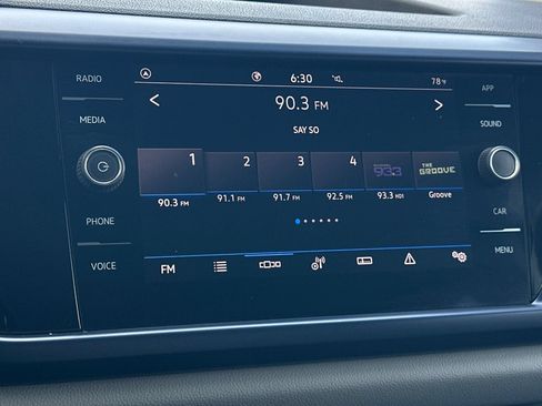 Used 2022 Volkswagen Taos SE FWD image 18