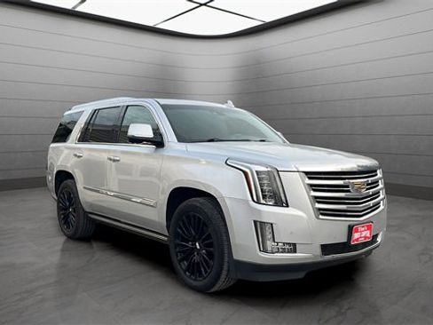 Used 2016 Cadillac Escalade Platinum image 32