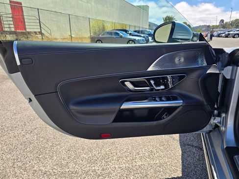 Used 2022 Mercedes-Benz SL 55 AMG 4MATIC image 15