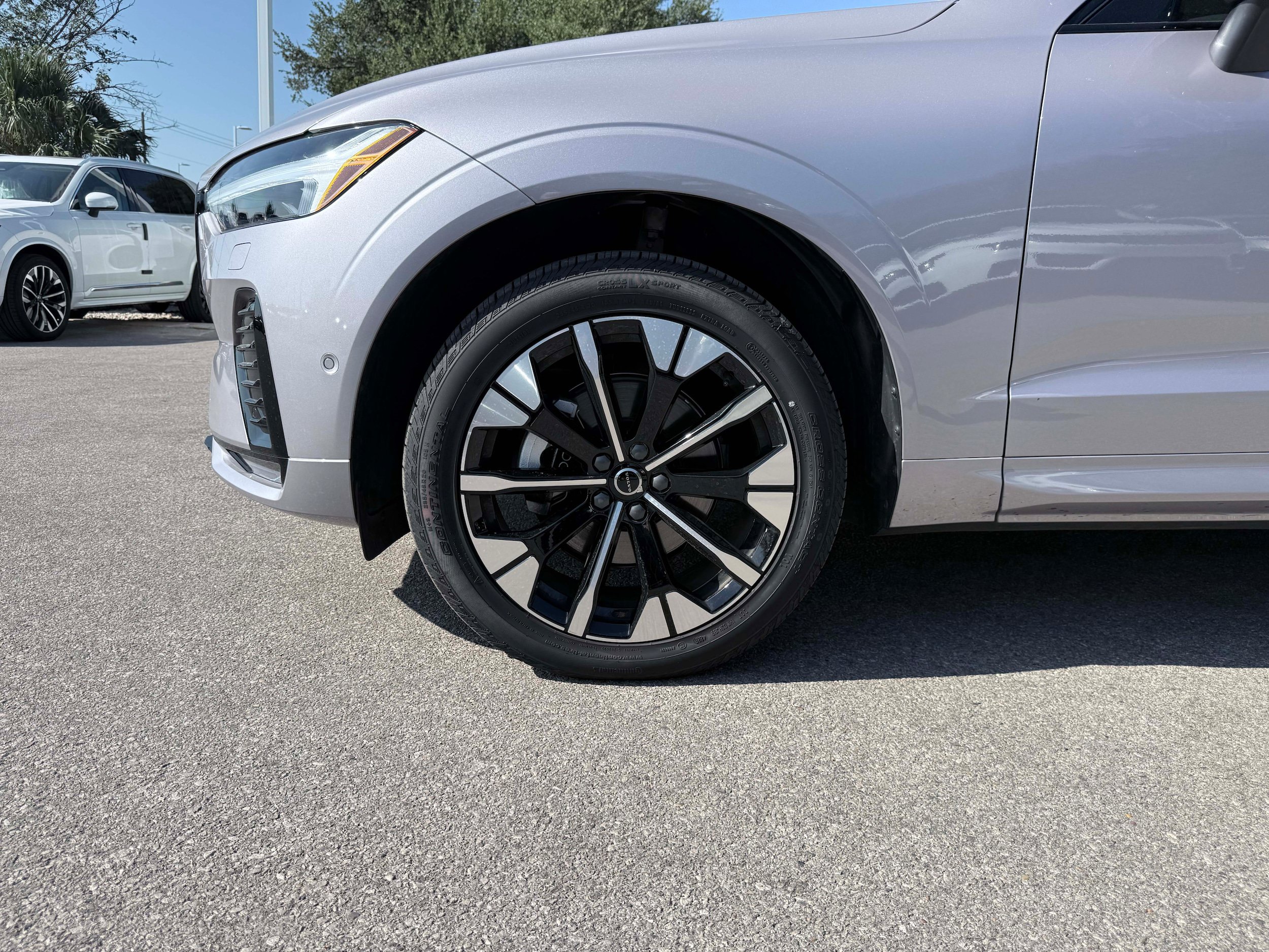 Certified 2026 Volvo XC60 B5 Plus AWD/4WD image 9