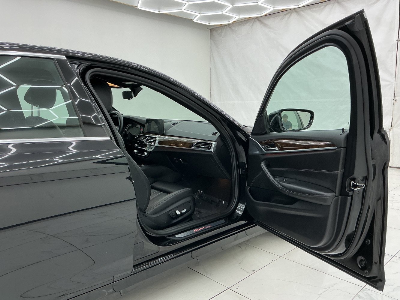 Used 2017 BMW 530i xDrive AWD/4WD image 17