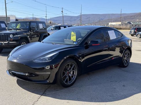 Used 2021 Tesla Model 3 Standard Range Plus image 4