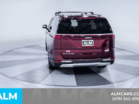 Used 2022 Kia Carnival SX Prestige image 9