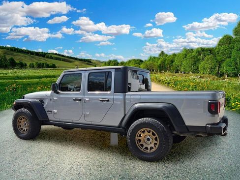 Used 2020 Jeep Gladiator Sport w/ Quick Order Package 24S AWD/4WD image 4