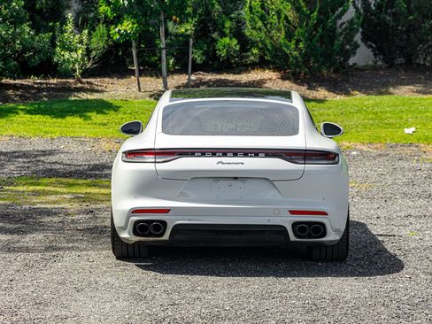 Used 2022 Porsche Panamera w/ Premium Package image 7
