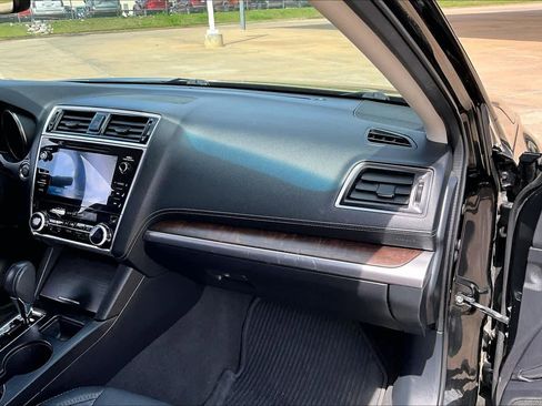 Used 2019 Subaru Outback 3.6R Limited w/ Popular Package #2 AWD/4WD image 17