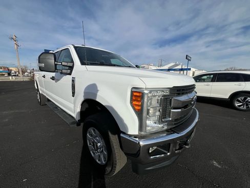 Used 2017 Ford F350 XLT image 4