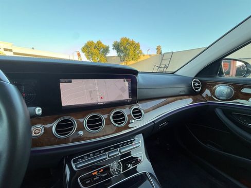 Used 2018 Mercedes-Benz E 300 image 43