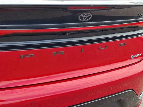 Used 2025 Toyota Prius XLE image 29
