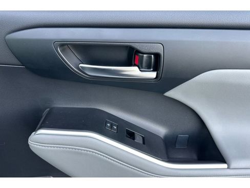 New 2026 Toyota Highlander XLE image 19