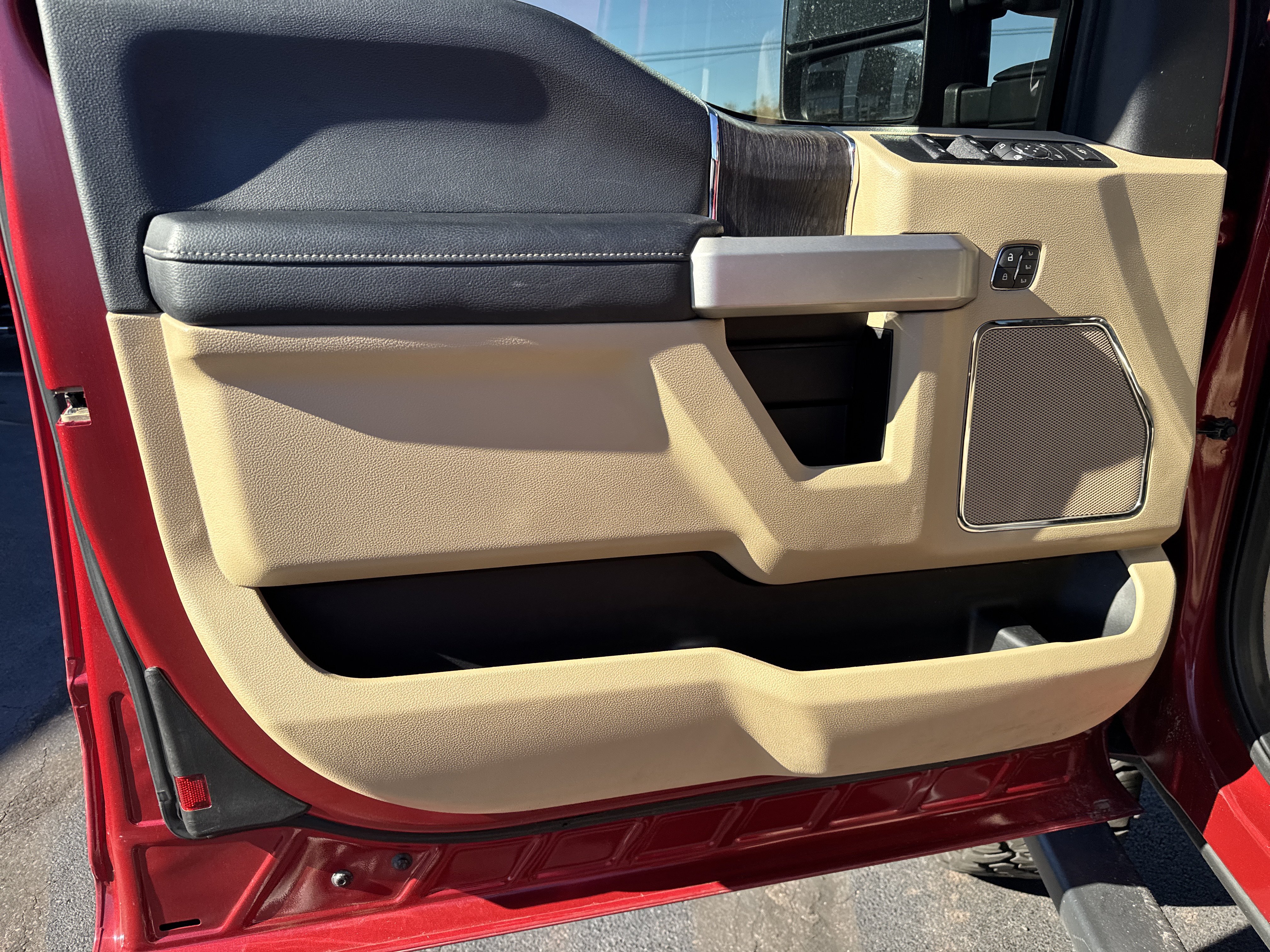 Used 2020 Ford F250 Lariat AWD/4WD image 18