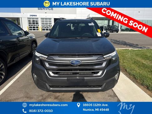 Used 2025 Subaru Forester Premium AWD/4WD image 2