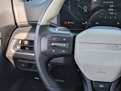 New 2025 Kia K4 GT-Line image 17