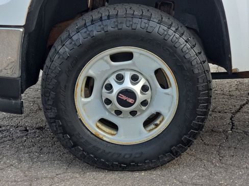 Used 2014 GMC Sierra 2500 W/T w/ Snow Plow Prep Package AWD/4WD image 29