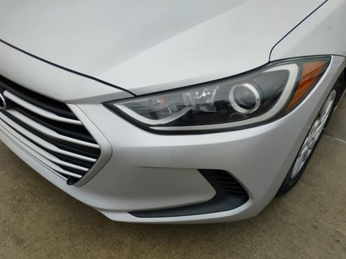 Used 2018 Hyundai Elantra SE FWD image 30