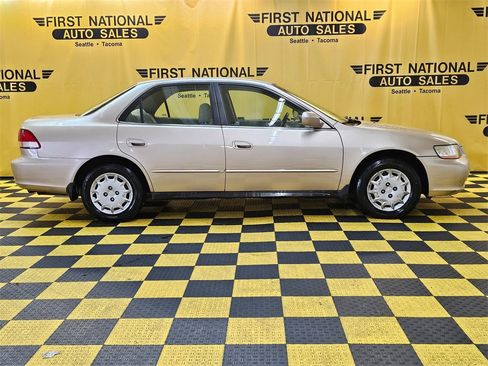 Used 2001 Honda Accord LX image 2