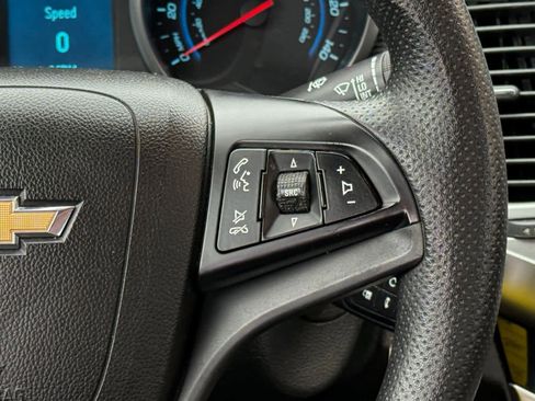Used 2015 Chevrolet Cruze LT image 16