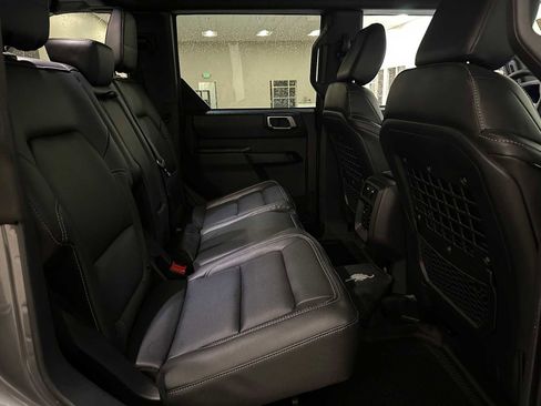 Used 2025 Ford Bronco Big Bend w/ Black Diamond Package image 29