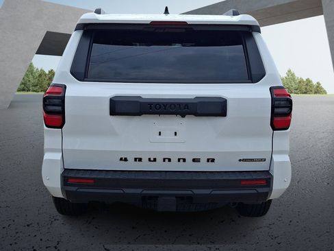 Certified 2026 Toyota 4Runner TRD Off-Road Premium AWD/4WD image 5