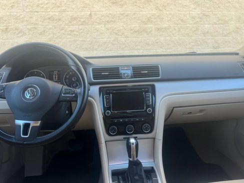 Used 2013 Volkswagen Passat TDI SE FWD image 23