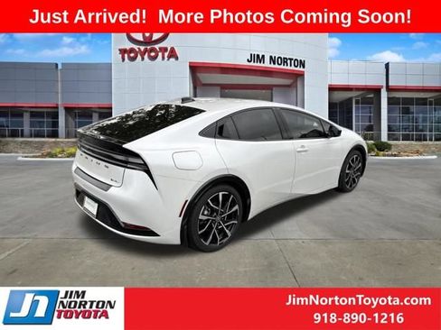 Used 2026 Toyota Prius Plug-In Hybrid FWD image 6
