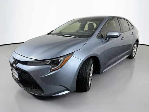 Used 2020 Toyota Corolla LE FWD image 3
