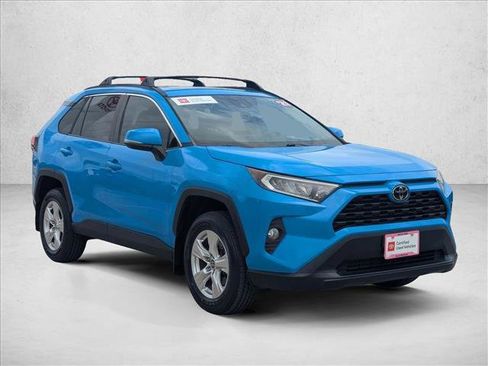 Certified 2021 Toyota RAV4 XLE w/ Convenience Package FWD image 3