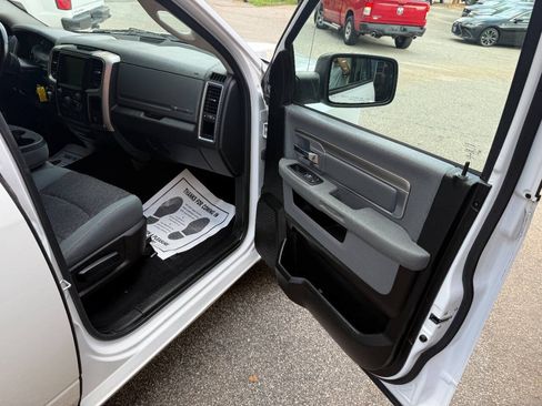 Used 2019 RAM 1500 Big Horn RWD image 17