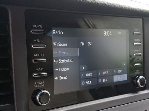 Used 2020 Toyota Sienna L image 17