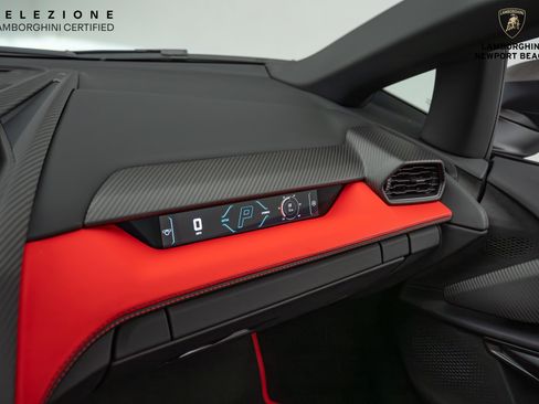 Used 2024 Lamborghini Revuelto image 37