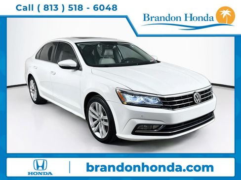Used 2018 Volkswagen Passat 2.0T SE FWD image 1
