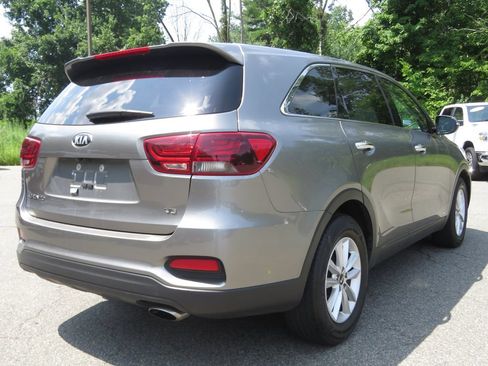 Used 2019 Kia Sorento AWD V6 image 5