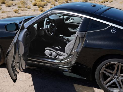 Used 2024 Nissan Z Sport w/ Floor Mat Package image 7