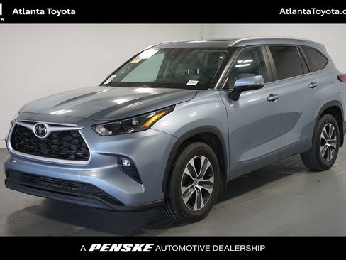 Used 2023 Toyota Highlander XLE image 1